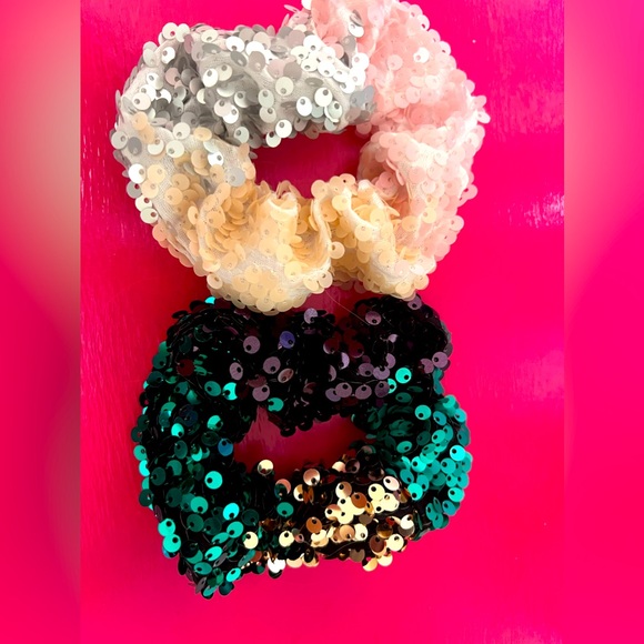 Sequined scrunchies - Picture 1 of 3